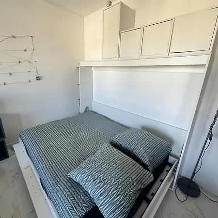 Near Hippodrome & Seaside Apartment *